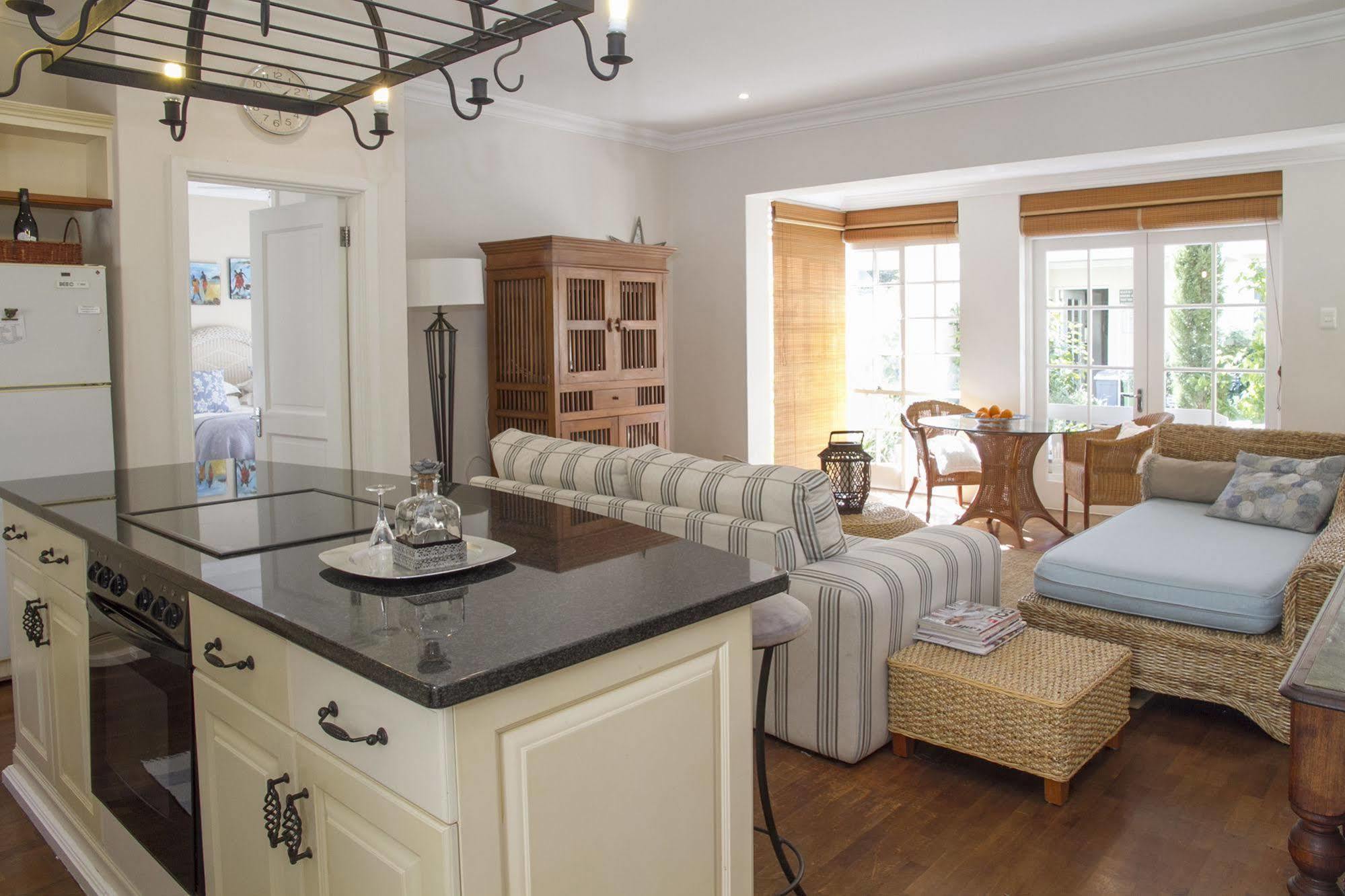 Admiralty Beach House Πορτ Ελίζαμπεθ Εξωτερικό φωτογραφία